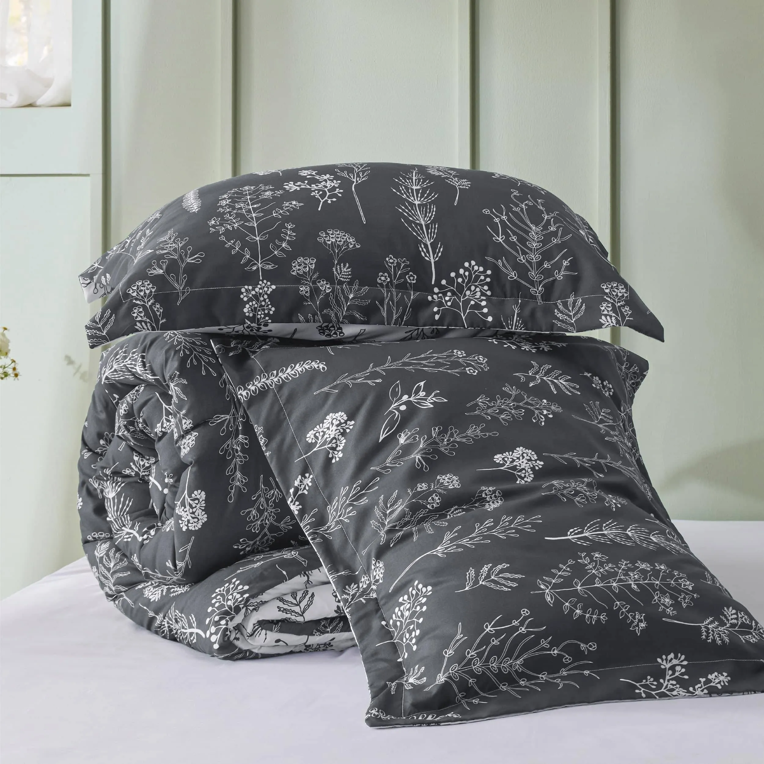 Retro Botanical Comforter Set